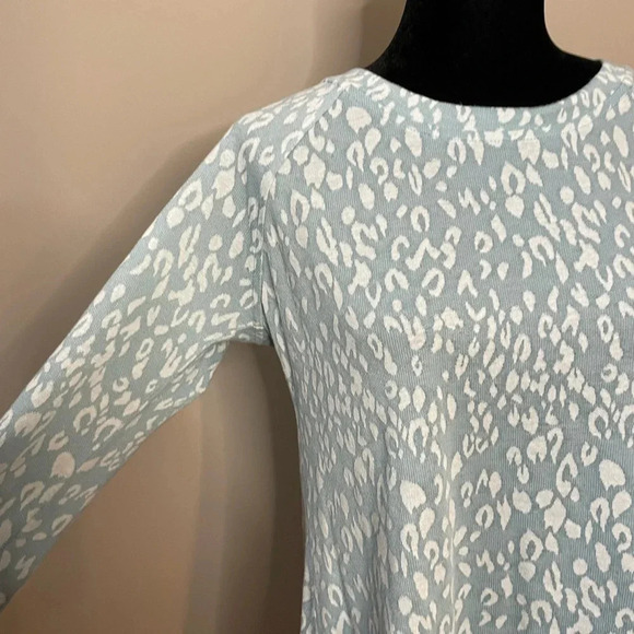 Logo by Lori Goldstein Blue and White Leopard Print Tunic with Sheer Layer - Picture 9 of 9
